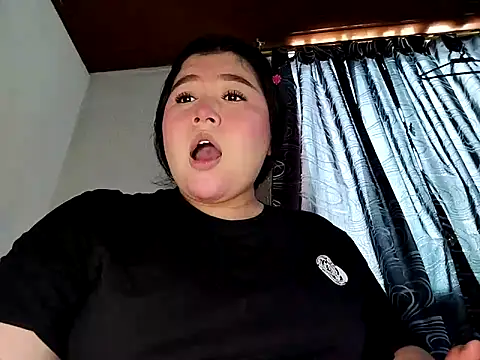 Snapshot of sharyl_24 chatting on 10.16.25 sharyl 24 online show from 10.16.25