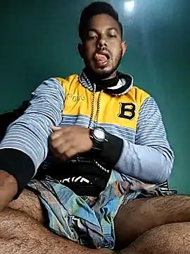 Snapshot of arafat_mia chatting on 12.15.25 arafat mia online show from 12.15.25