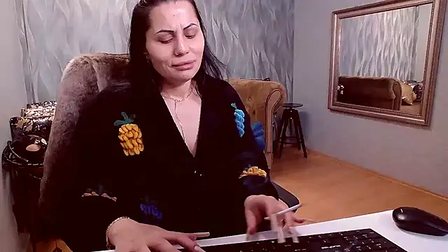 Sara Poison online show from 02.10.25