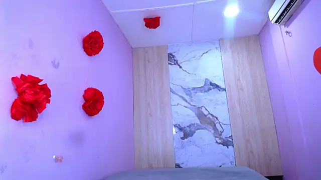 Charlotte Love10 online show from 02.22.25