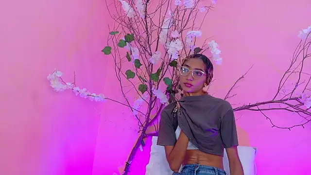 Charlotte Love10 online show from 03.17.26