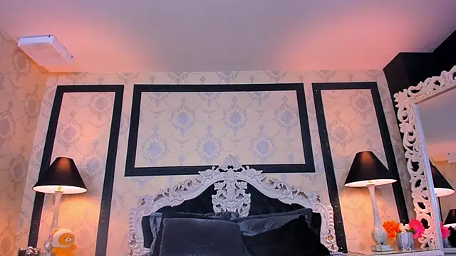 Snapshot of ImSophiie chatting on 02.07.25 ImSophiie online show from 02.07.25