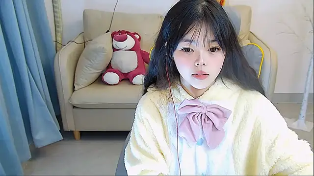 Snapshot of mango-a chatting on 12.21.24 mango-a online show from 12.21.24