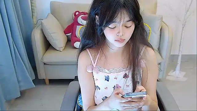 Snapshot of mango-a chatting on 12.29.24 mango-a online show from 12.29.24