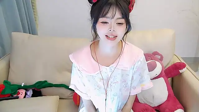 Snapshot of mango-a chatting on 01.22.25 mango-a online show from 01.22.25