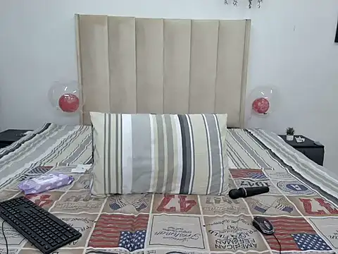 Snapshot of Pearl_00 chatting on 02.09.25 Pearl 00 online show from 02.09.25