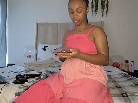 Snapshot of Pearl_00 chatting on 03.04.25 Pearl 00 online show from 03.04.25