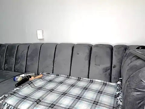 Snapshot of Pearl_00 chatting on 10.13.25 Pearl 00 online show from 10.13.25