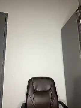 Snapshot of Pearl_00 chatting on 12.03.25 Pearl 00 online show from 12.03.25