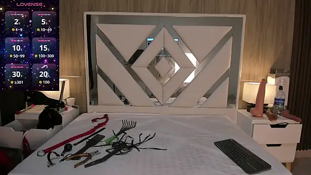 ValentinaThomas online show from 10.23.25