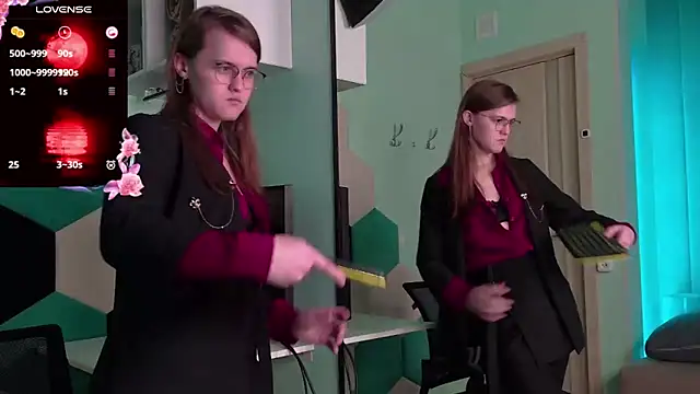 YukoFanee online show from 11.18.25