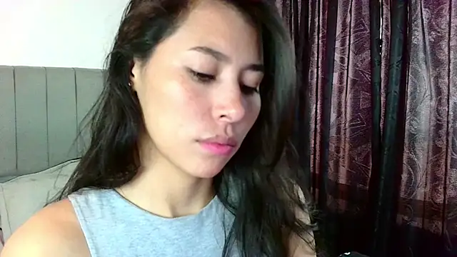Snapshot of _joy_yva chatting on 12.08.24 joy yva online show from 12.08.24