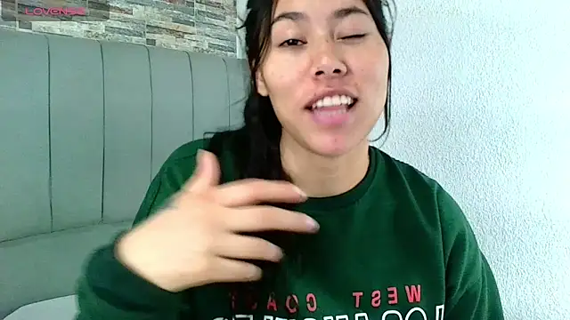 Snapshot of _joy_yva chatting on 03.20.25 joy yva online show from 03.20.25