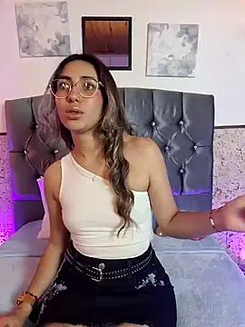 Snapshot of Scarlett_Khan chatting on 01.02.25 Scarlett Khan online show from 01.02.25