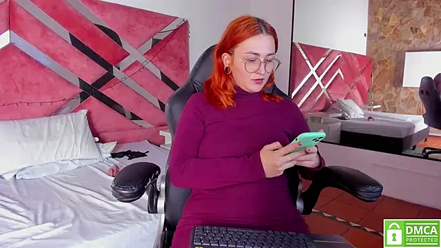Snapshot of madame_ibby chatting on 12.30.24 madame ibby online show from 12.30.24