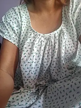 Melody Shyla online show from 12.04.25