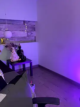 Alisha-Bond online show from 12.02.24