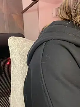 Alisha-Bond online show from 01.06.25