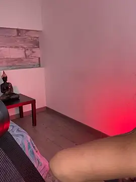 Alisha-Bond online show from 01.17.25