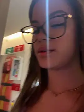 Alisha-Bond online show from 01.30.25