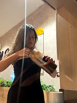 Alisha-Bond online show from 10.07.25