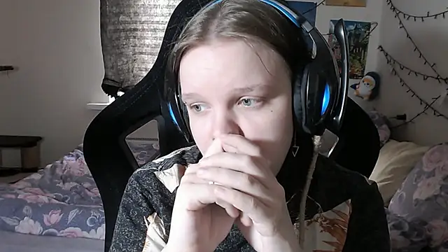 DivaMarisa online show from 03.16.25