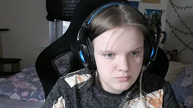 DivaMarisa online show from 03.16.25