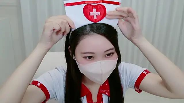 Snapshot of yuki_room chatting on 11.05.25 yuki room online show from 11.05.25