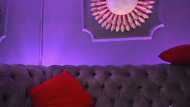 Snapshot of Lucy_Williiams chatting on 12.11.24 Lucy Williiams online show from 12.11.24