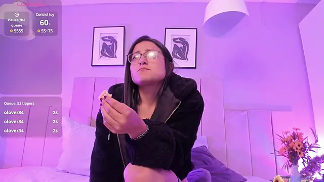 Snapshot of Lucy_Williiams chatting on 01.30.25 Lucy Williiams online show from 01.30.25