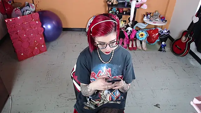 MissMiia2 online show from 03.13.25