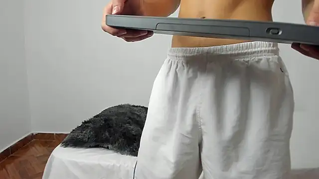 Snapshot of evanscollins chatting on 12.11.24 evanscollins online show from 12.11.24