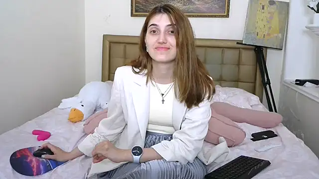Snapshot of Iren chatting on 06.16.26 Iren online show from 06.16.26