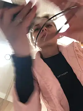 Diamond Bunny  online show from 01.23.25