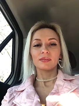 Diamond Bunny  online show from 01.26.25