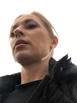 Diamond Bunny  online show from 02.04.25