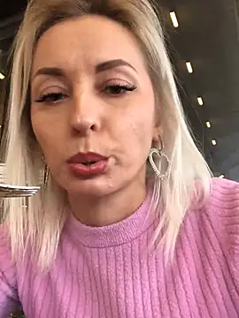 Diamond Bunny  online show from 02.10.25