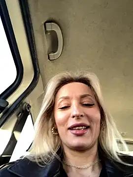 Diamond Bunny  online show from 01.14.26