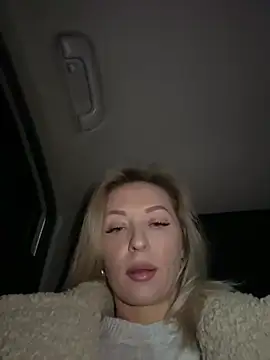 Diamond Bunny  online show from 02.25.26