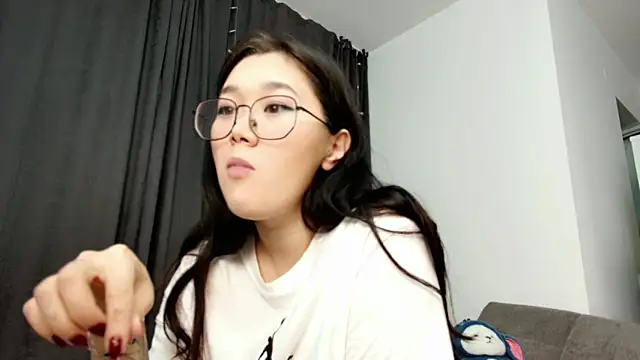 Snapshot of Jennatyan chatting on 12.31.24 Jennatyan online show from 12.31.24