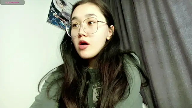 Snapshot of Jennatyan chatting on 02.19.25 Jennatyan online show from 02.19.25