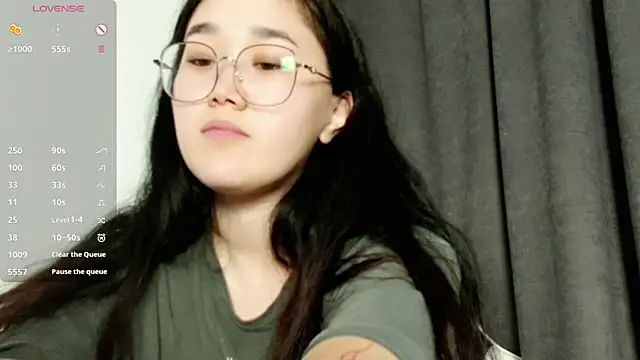 Snapshot of Jennatyan chatting on 02.21.25 Jennatyan online show from 02.21.25