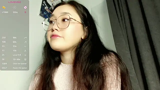 Snapshot of Jennatyan chatting on 02.28.25 Jennatyan online show from 02.28.25