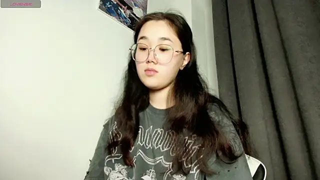 Snapshot of Jennatyan chatting on 03.08.25 Jennatyan online show from 03.08.25