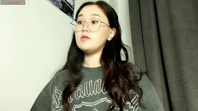 Snapshot of Jennatyan chatting on 03.09.25 Jennatyan online show from 03.09.25