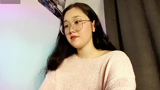 Snapshot of Jennatyan chatting on 03.12.25 Jennatyan online show from 03.12.25