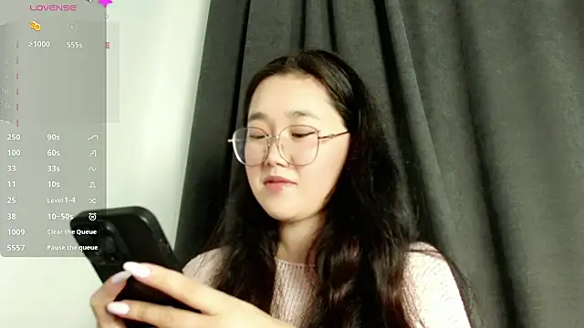 Snapshot of Jennatyan chatting on 03.17.25 Jennatyan online show from 03.17.25