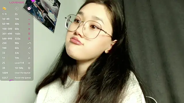 Snapshot of Jennatyan chatting on 03.19.25 Jennatyan online show from 03.19.25