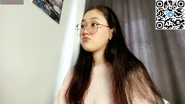 Snapshot of Jennatyan chatting on 03.21.25 Jennatyan online show from 03.21.25