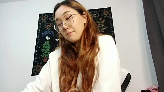 Snapshot of Jennatyan chatting on 09.20.25 Jennatyan online show from 09.20.25